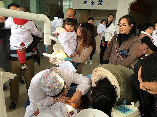 给孩子检查11.jpg